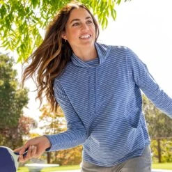 Bodie Funnel Neck Top - Women's 19 Bodie Funnel Neck Top - Women's -Chic Clothing Store COASTR D7