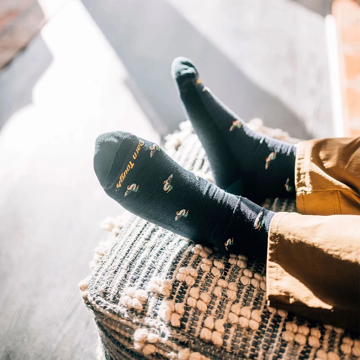 Darn Tough Duck Duck Moose Crew Light Cushion Sock 7 Darn Tough Duck Duck Moose Crew Light Cushion Sock - Image 5