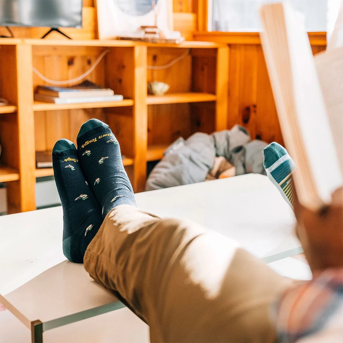 Darn Tough Duck Duck Moose Crew Light Cushion Sock 4 Darn Tough Duck Duck Moose Crew Light Cushion Sock - Image 2