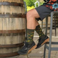 Darn Tough Paradise Crew Lightweight Sock 10 Darn Tough Paradise Crew Lightweight Sock -Chic Clothing Store FOR D3