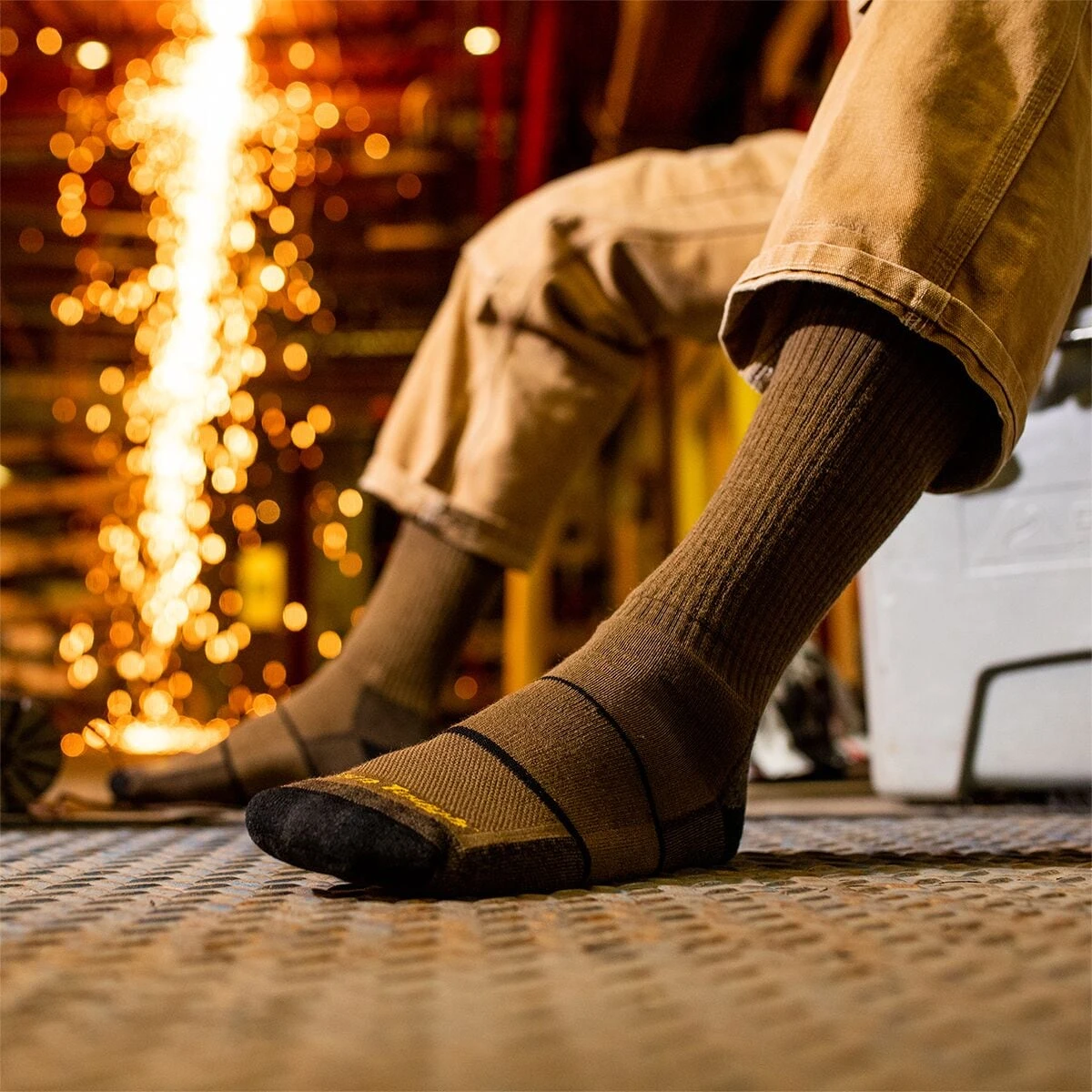 Darn Tough Paul Bunyan OTC Full Cushion Sock - Men's 4 Darn Tough Paul Bunyan OTC Full Cushion Sock - Men's - Image 2